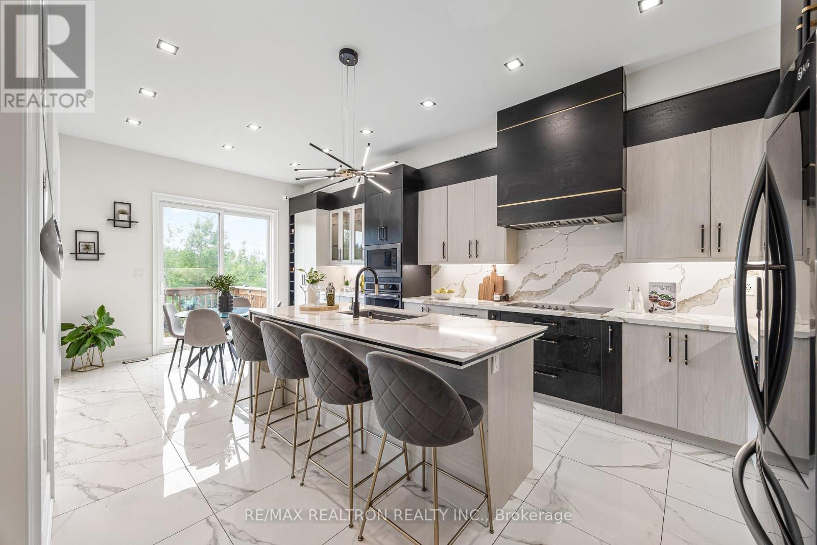 178 Ferragine Crescent, Bradford West Gwillimbury, Ontario  L3Z 4K1 - Photo 6 - N13740278