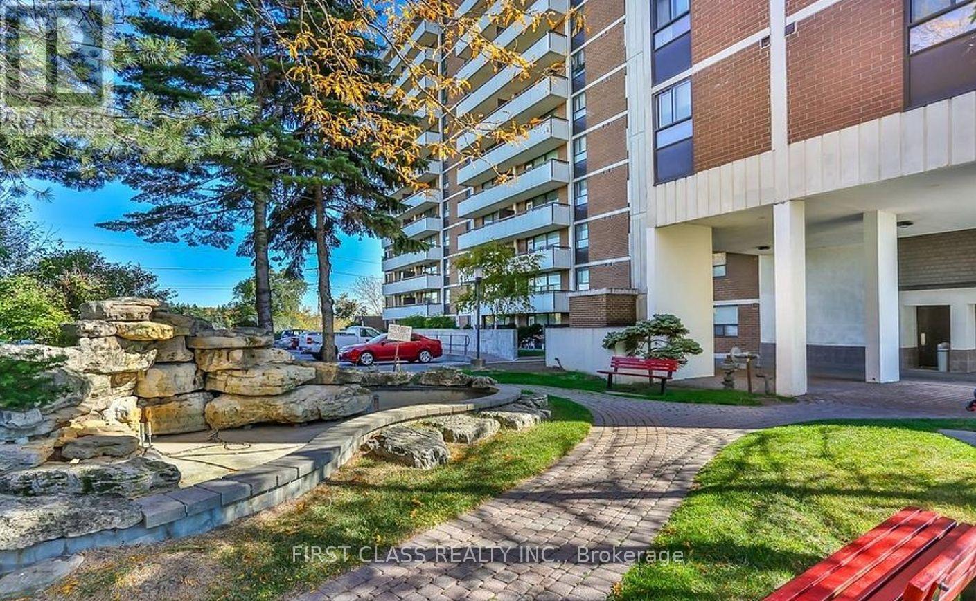 1415 - 541 Blackthorn Avenue, Toronto, Ontario  M6M 5A6 - Photo 4 - W13673434