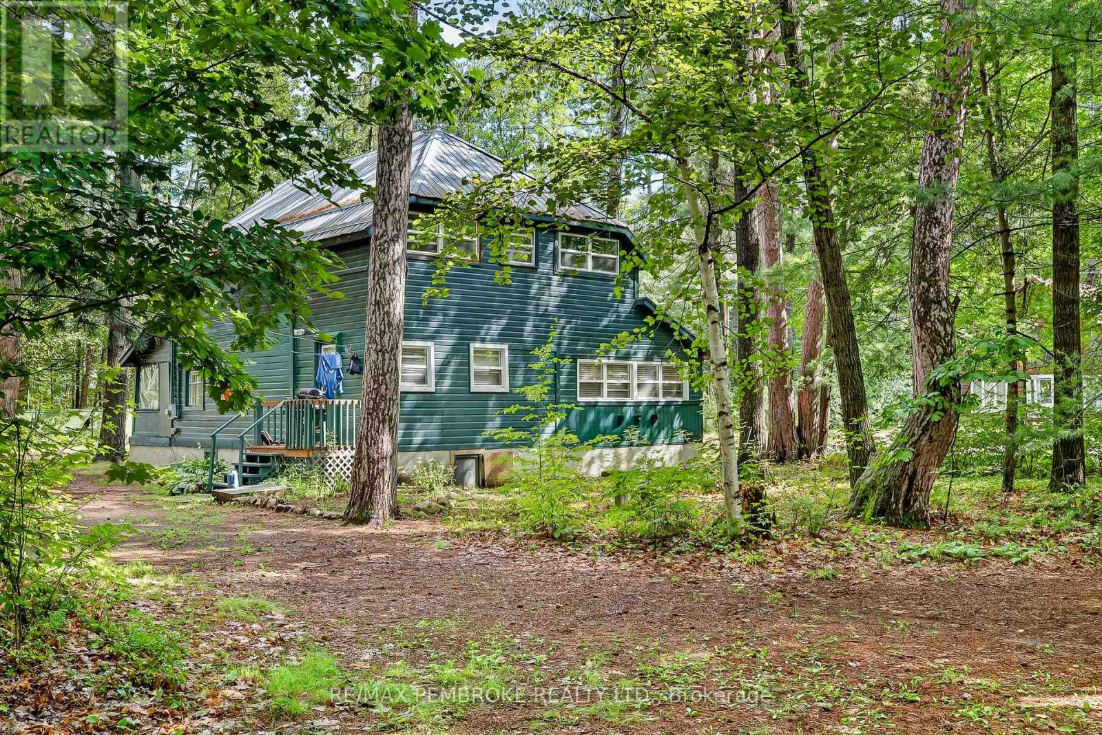 127 Alexandra Street, Petawawa, Ontario  K8H 2R2 - Photo 35 - X12484285