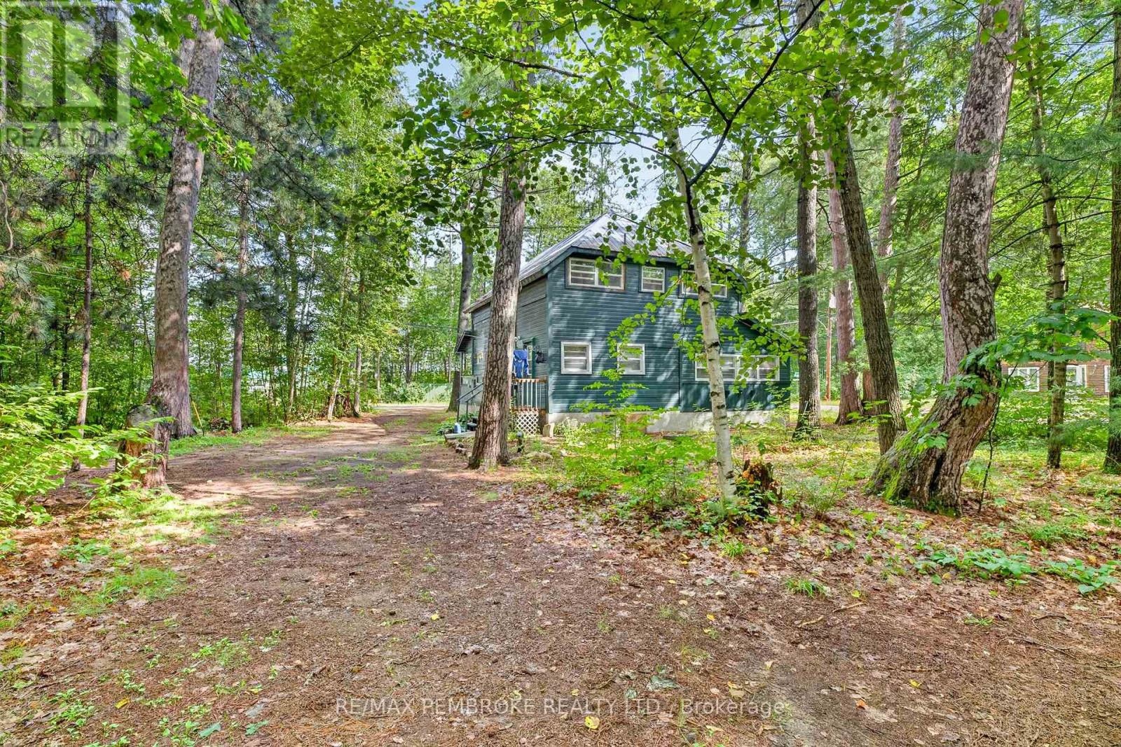 127 Alexandra Street, Petawawa, Ontario  K8H 2R2 - Photo 34 - X12484285