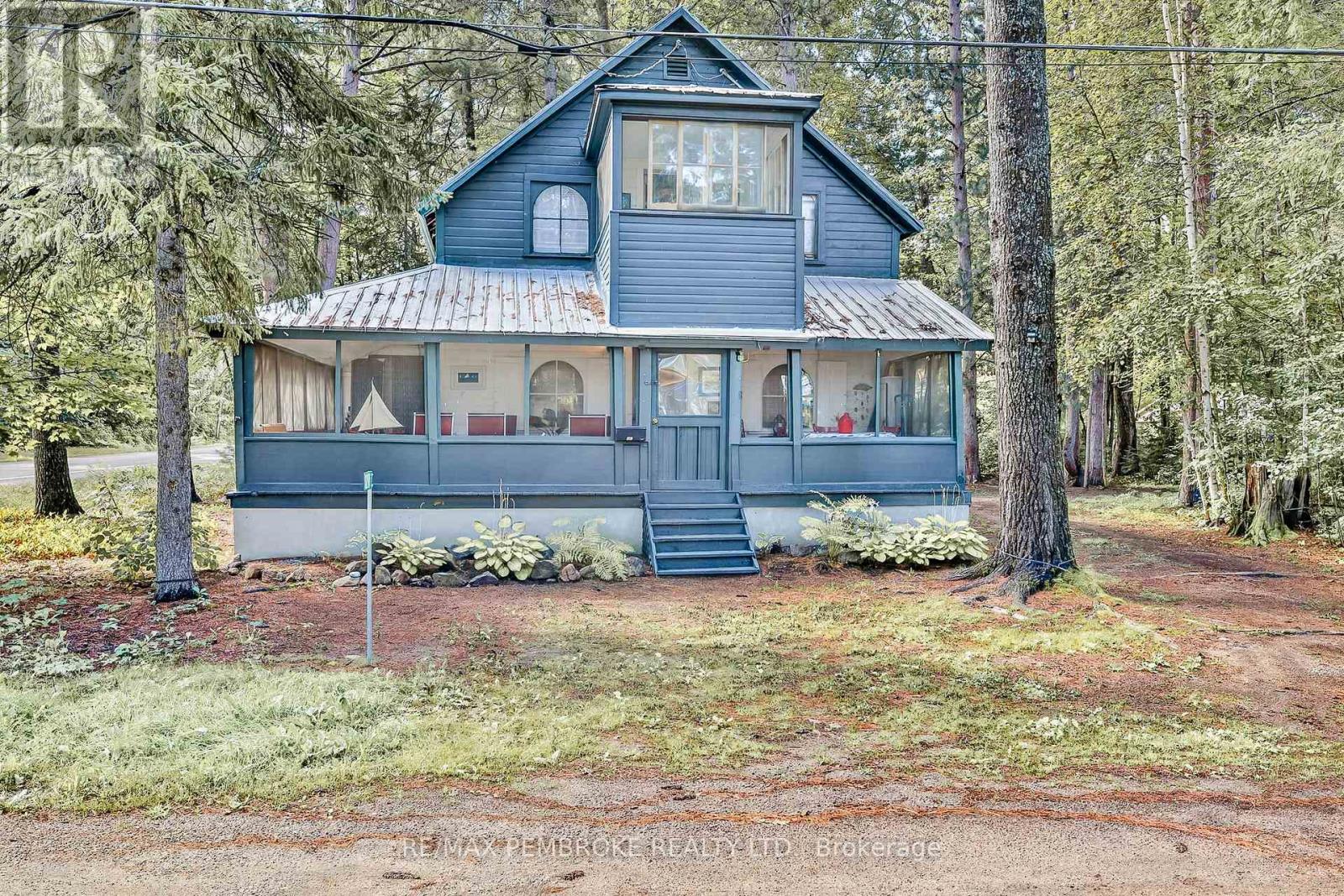 127 Alexandra Street, Petawawa, Ontario  K8H 2R2 - Photo 8 - X12484285