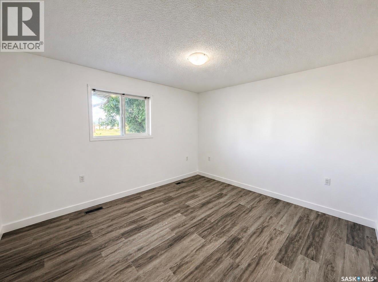 310 Mckenzie Street N, Outlook, Saskatchewan  S0L 2N0 - Photo 14 - SK047180