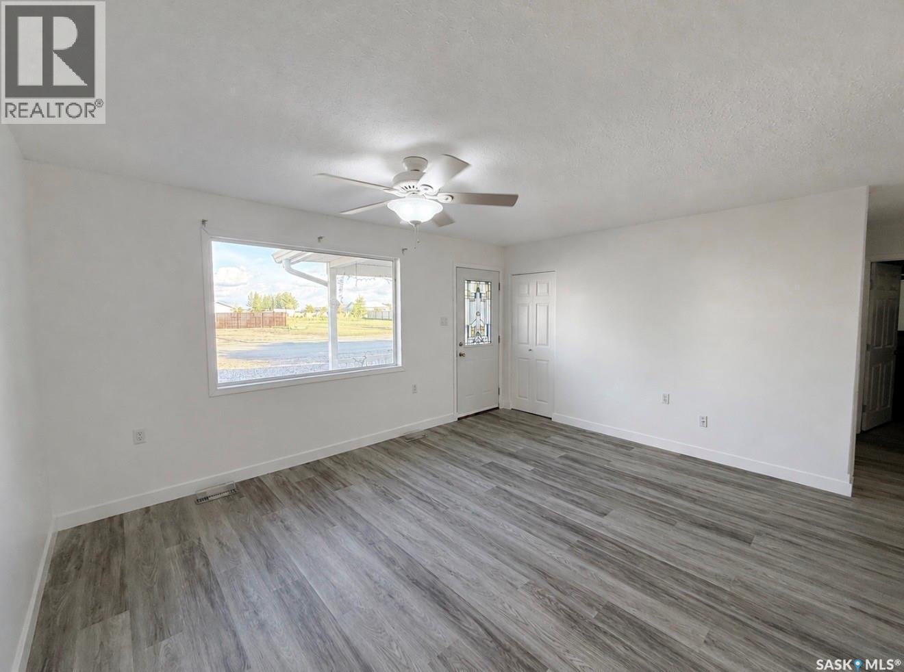 310 Mckenzie Street N, Outlook, Saskatchewan  S0L 2N0 - Photo 4 - SK047180