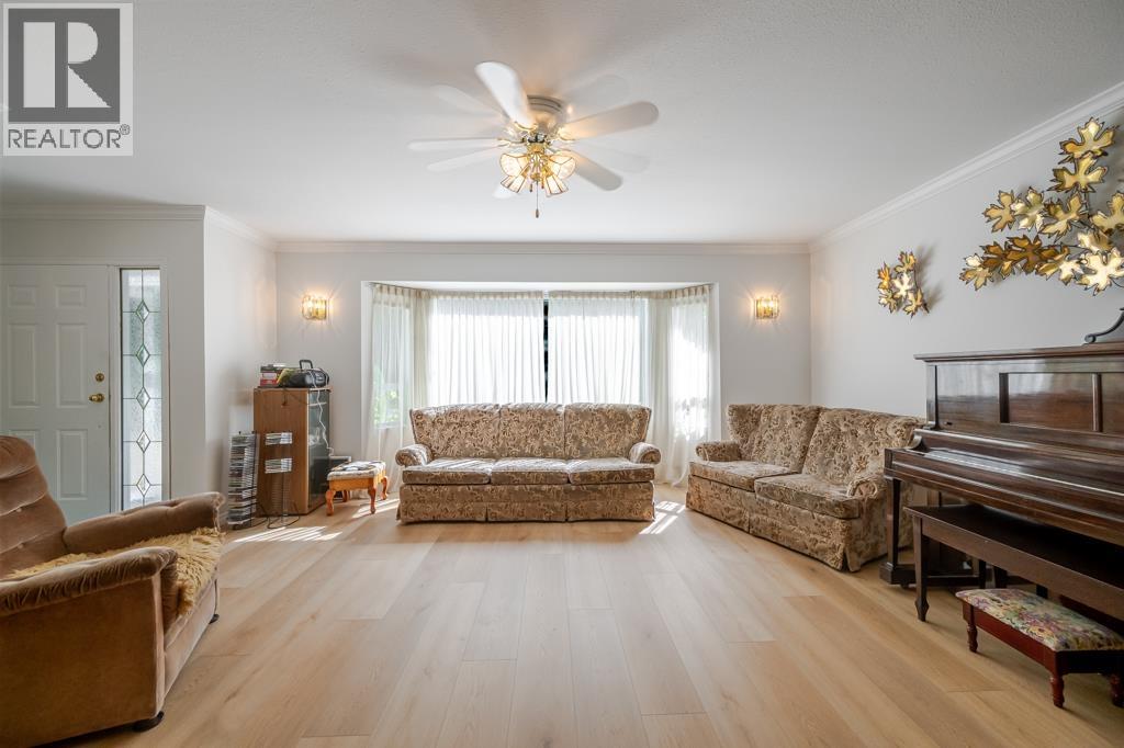 25465 Hilland Avenue, Maple Ridge, British Columbia  V4R 1G3 - Photo 3 - R3160802