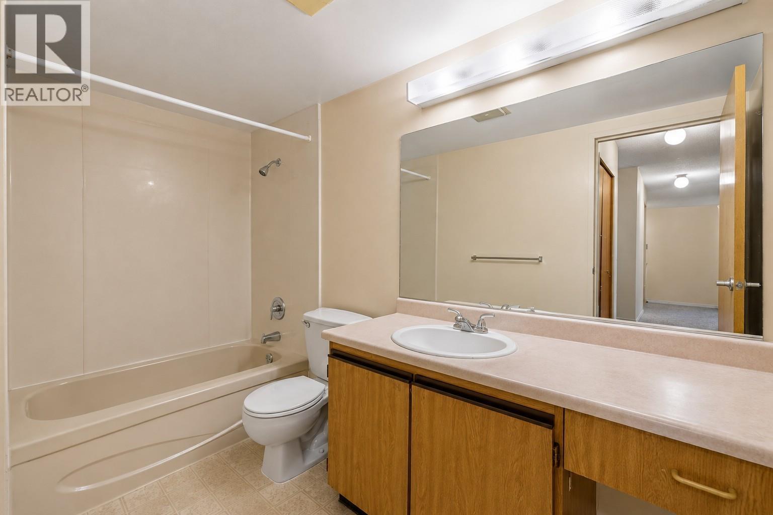 211 8400 Lansdowne Road, Richmond, British Columbia  V6X 3G3 - Photo 17 - R3158228