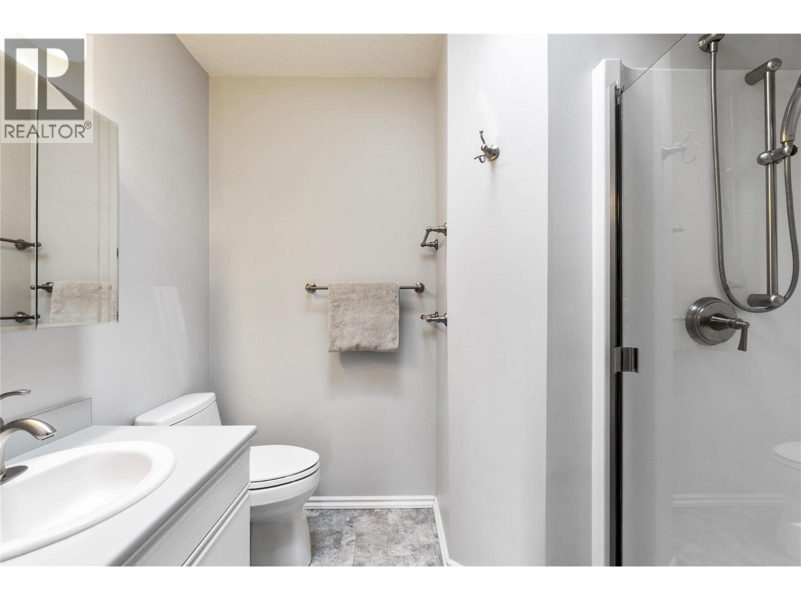 2415 5 Avenue NE, Salmon Arm, British Columbia  V1E 1Y9 - Photo 18 - 10399524