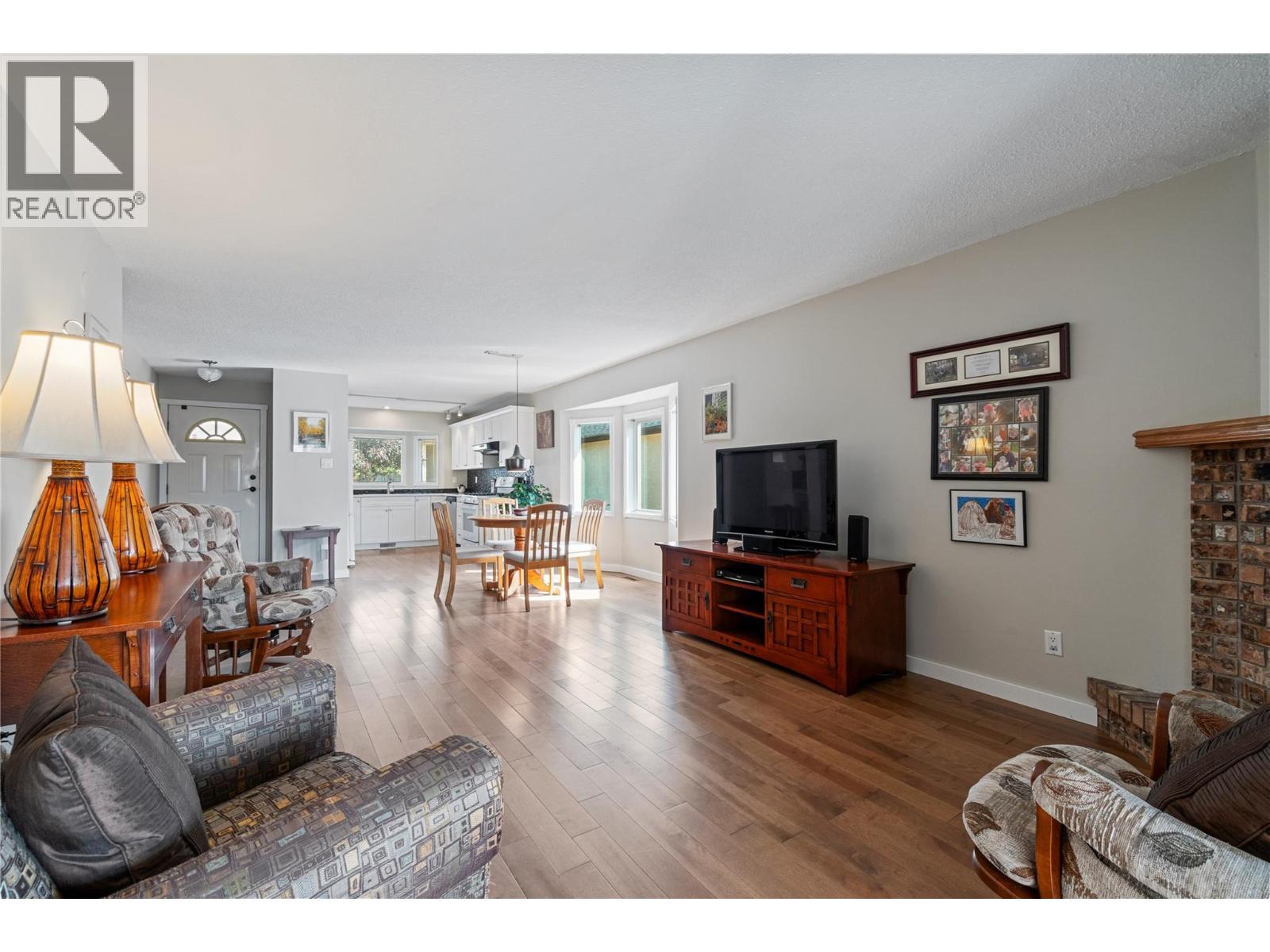 2415 5 Avenue NE, Salmon Arm, British Columbia  V1E 1Y9 - Photo 14 - 10399524