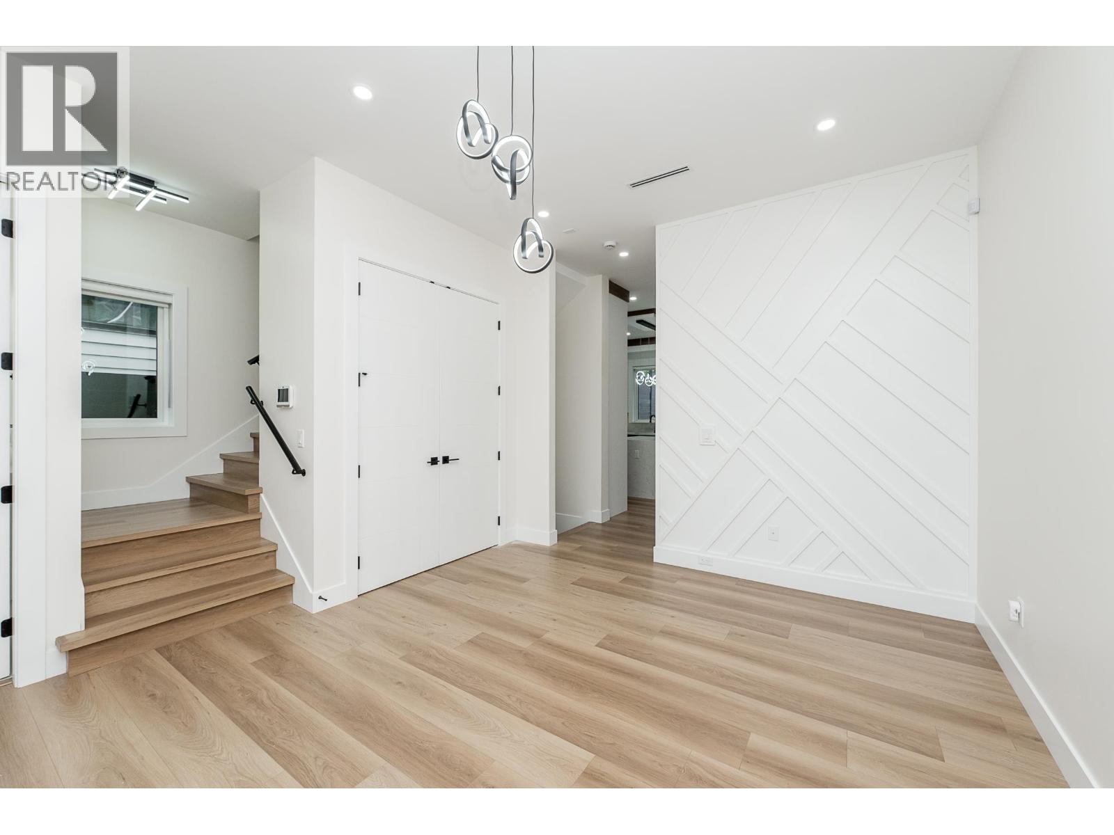 101 1149 Dansey Avenue, Coquitlam, British Columbia  V3K 3H5 - Photo 14 - R3161349