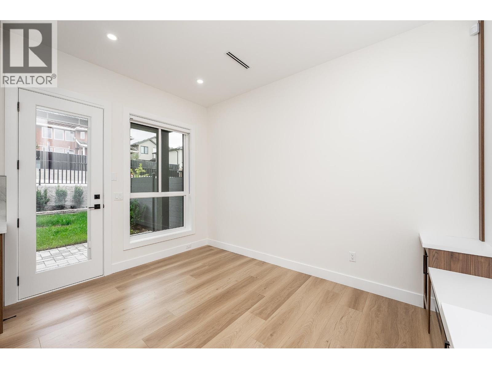 101 1149 Dansey Avenue, Coquitlam, British Columbia  V3K 3H5 - Photo 9 - R3161349