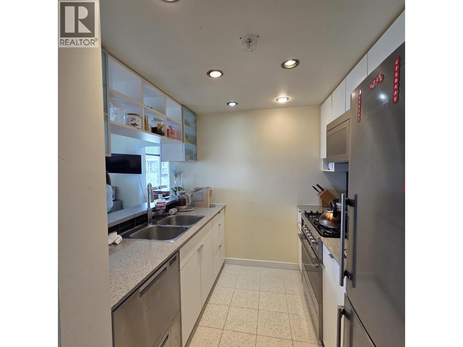 3008 939 Expo Boulevard, Vancouver, British Columbia  V6Z 3G7 - Photo 3 - R3161353