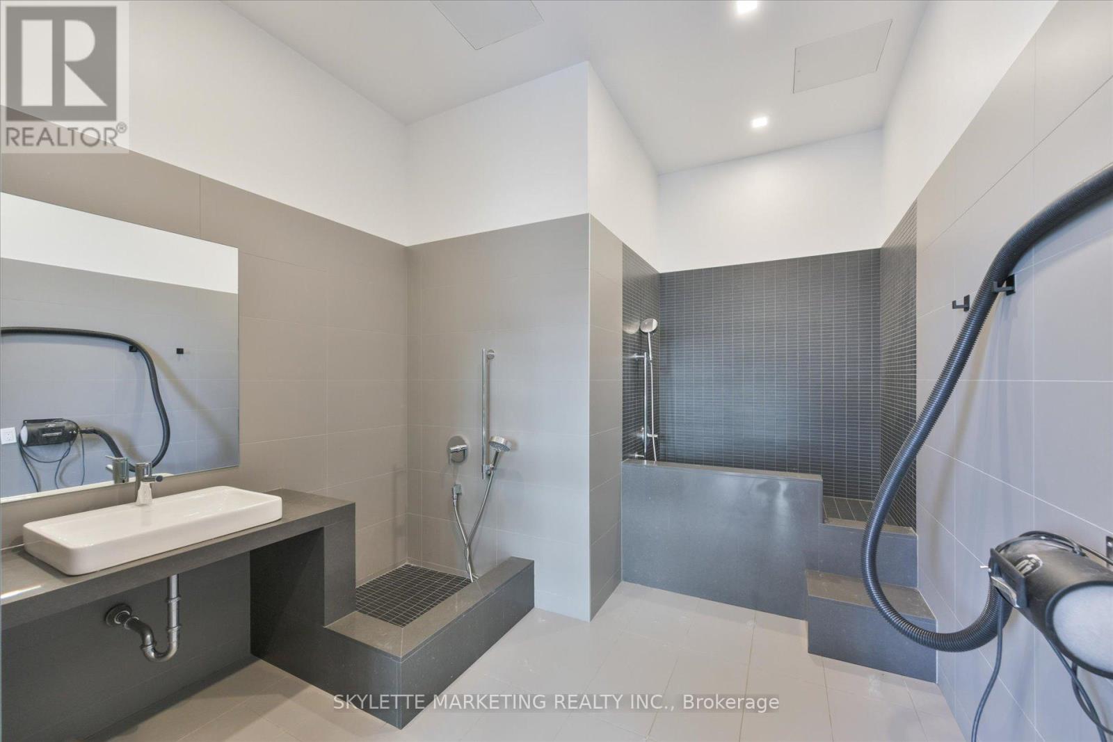 Ph02 - 18 Water Walk Drive, Markham, Ontario L3R 6L5 - Photo 49 - N13725244