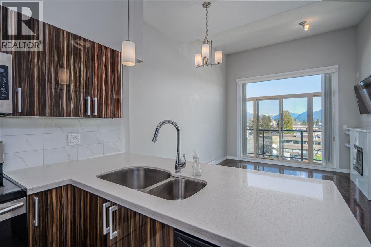 Ph 606 22318 Lougheed Highway, Maple Ridge, British Columbia V2X 2T4 - Photo 4 - R3161376