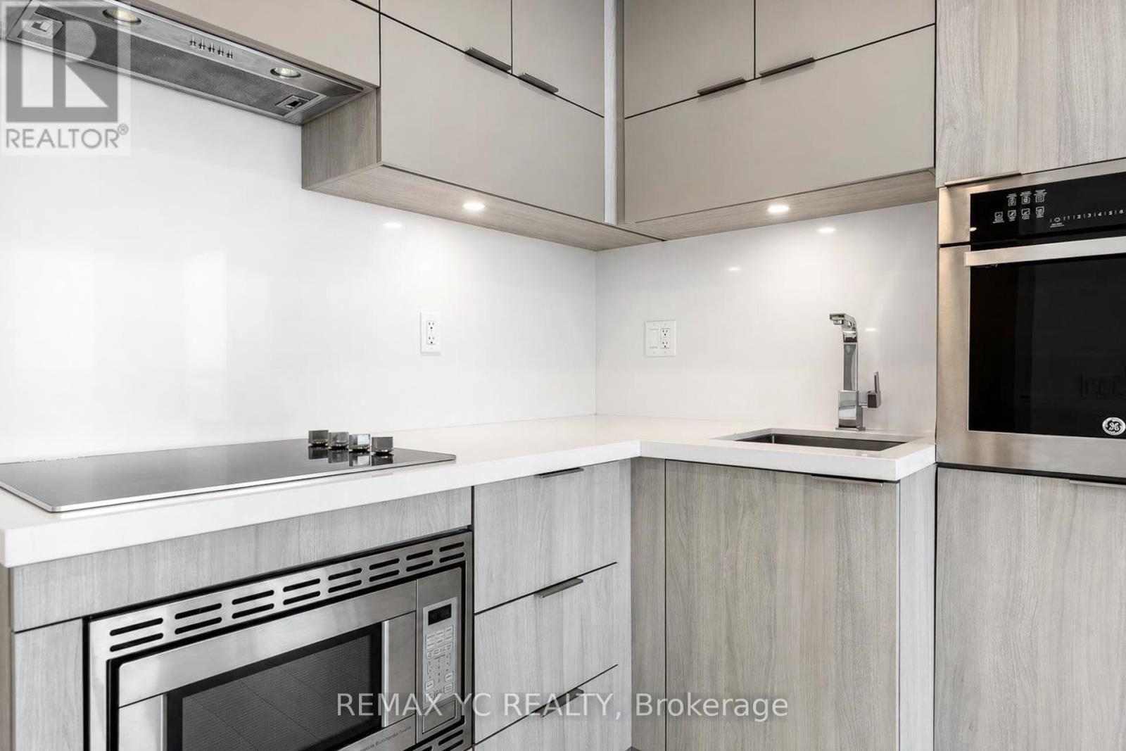 3708 - 39 Roehampton Avenue, Toronto, Ontario  M4P 0G1 - Photo 7 - C13741560