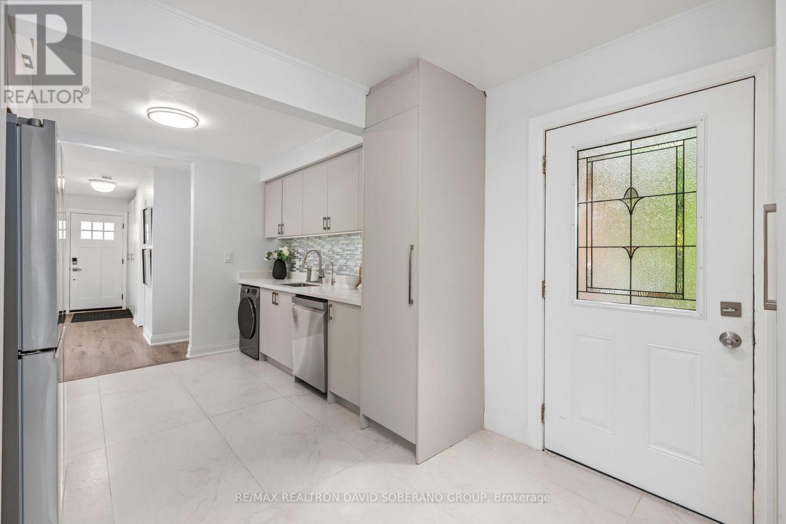 35 Almore Avenue, Toronto, Ontario  M3H 2G9 - Photo 13 - C13742890