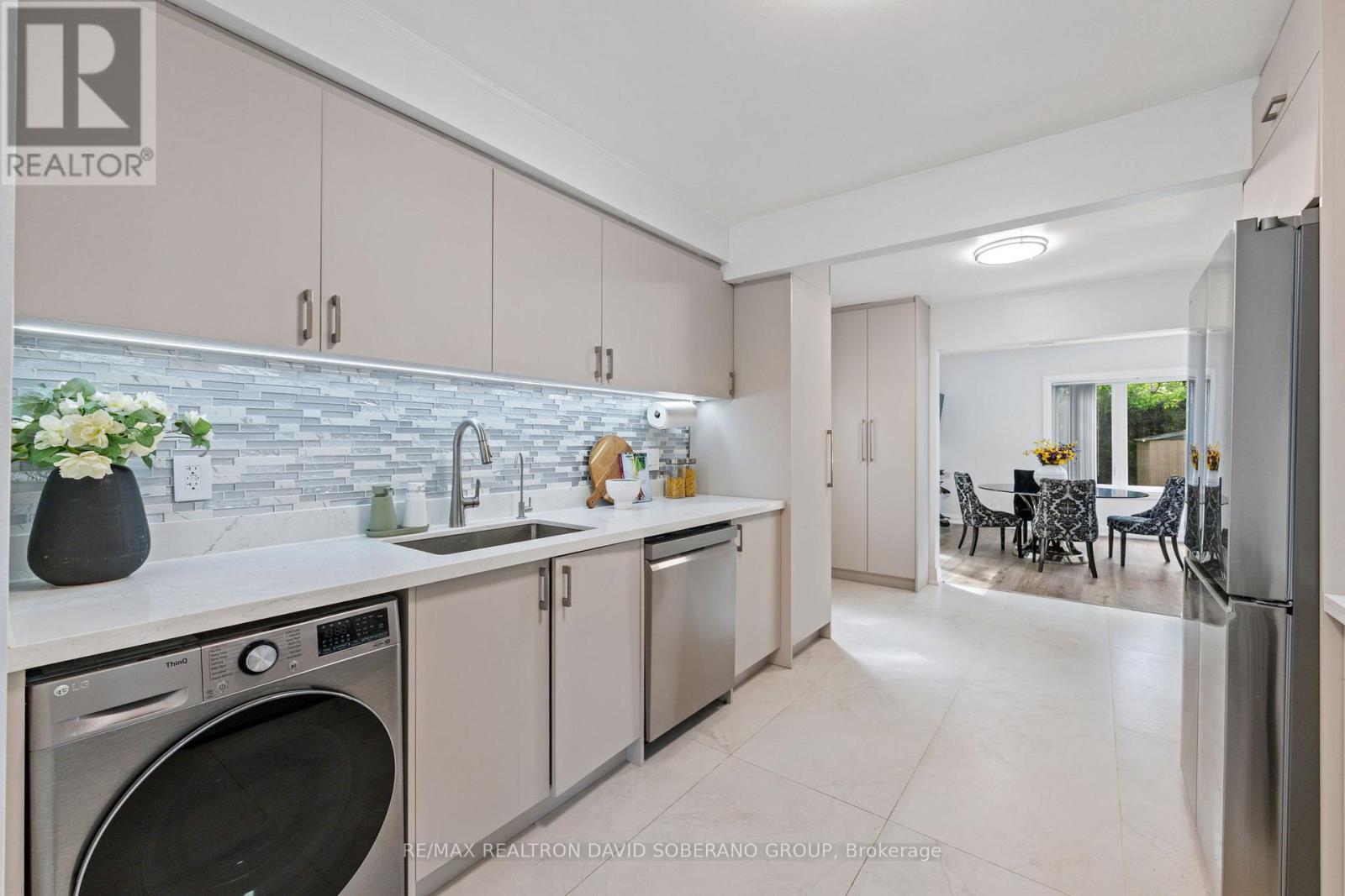 35 Almore Avenue, Toronto, Ontario  M3H 2G9 - Photo 15 - C13742890