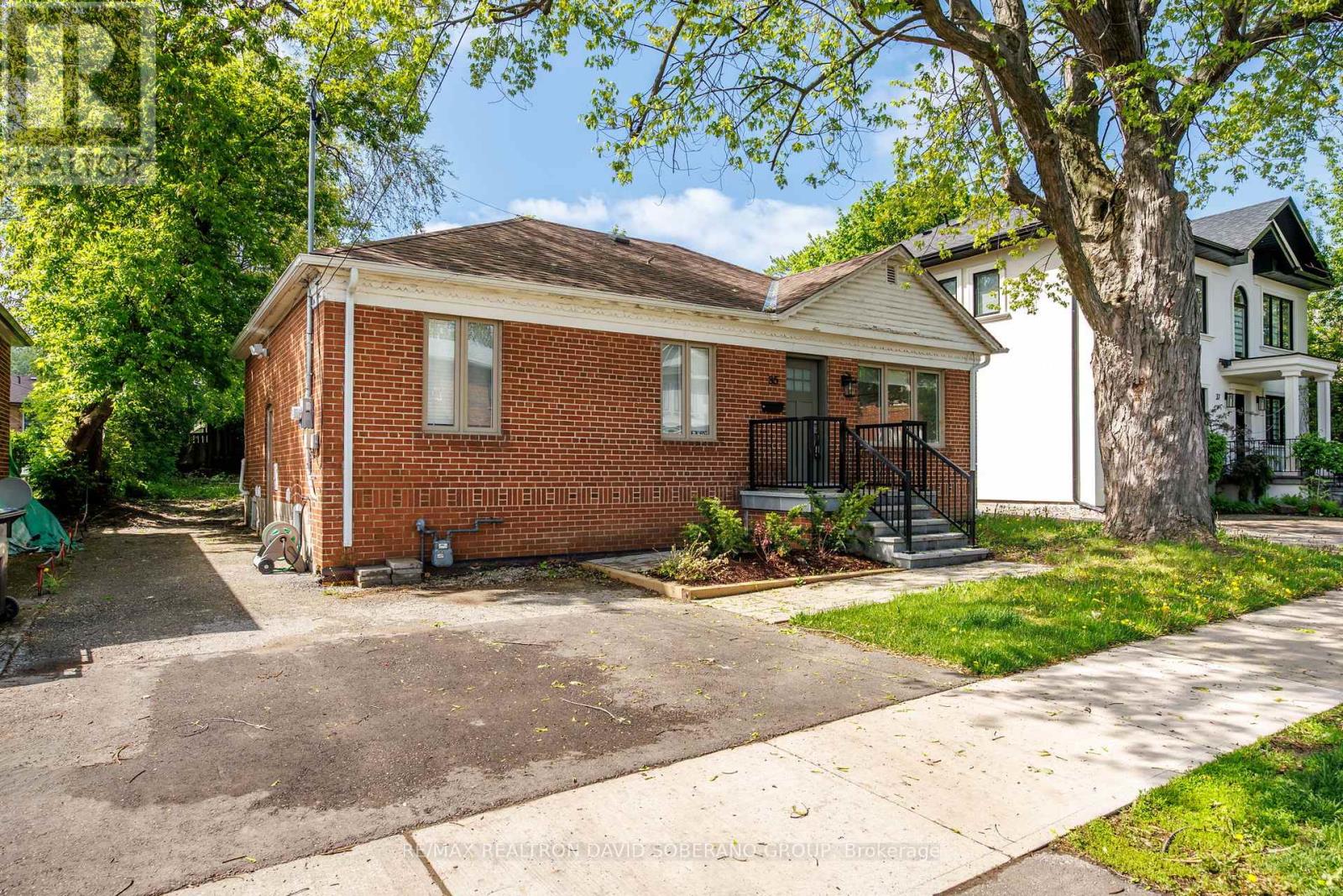 35 Almore Avenue, Toronto, Ontario  M3H 2G9 - Photo 2 - C13742890