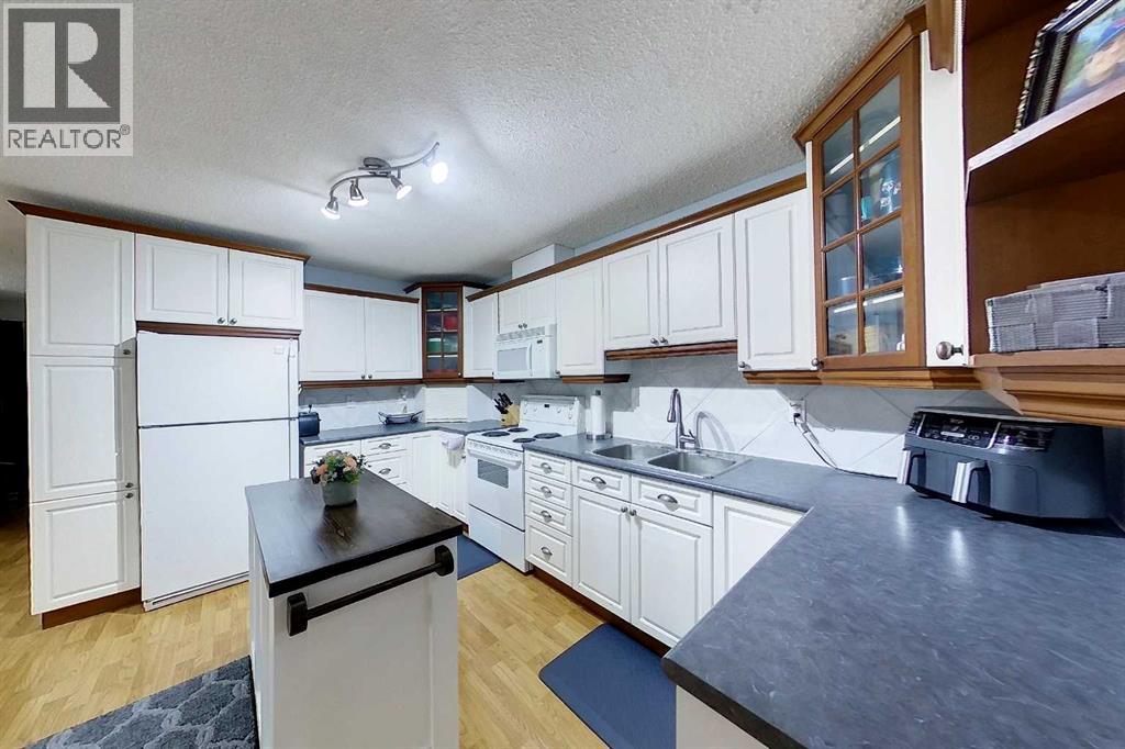 5701 9 Avenue, Edson, Alberta  T7E 1J4 - Photo 9 - A2330150