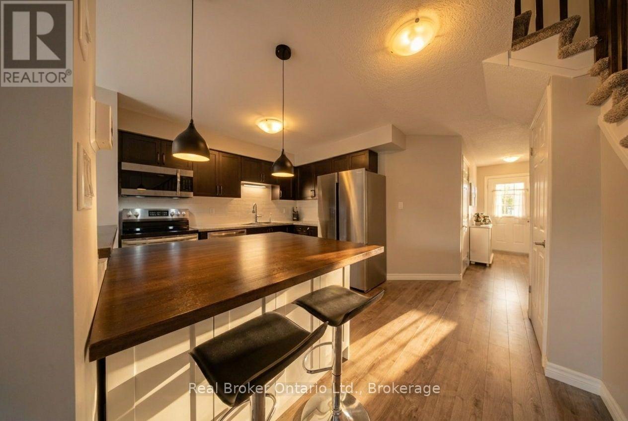 21 - 30 Imperial Road S, Guelph (Willow West/sugarbush/west Acres), Ontario  N1K 1Y1 - Photo 1 - X13742928