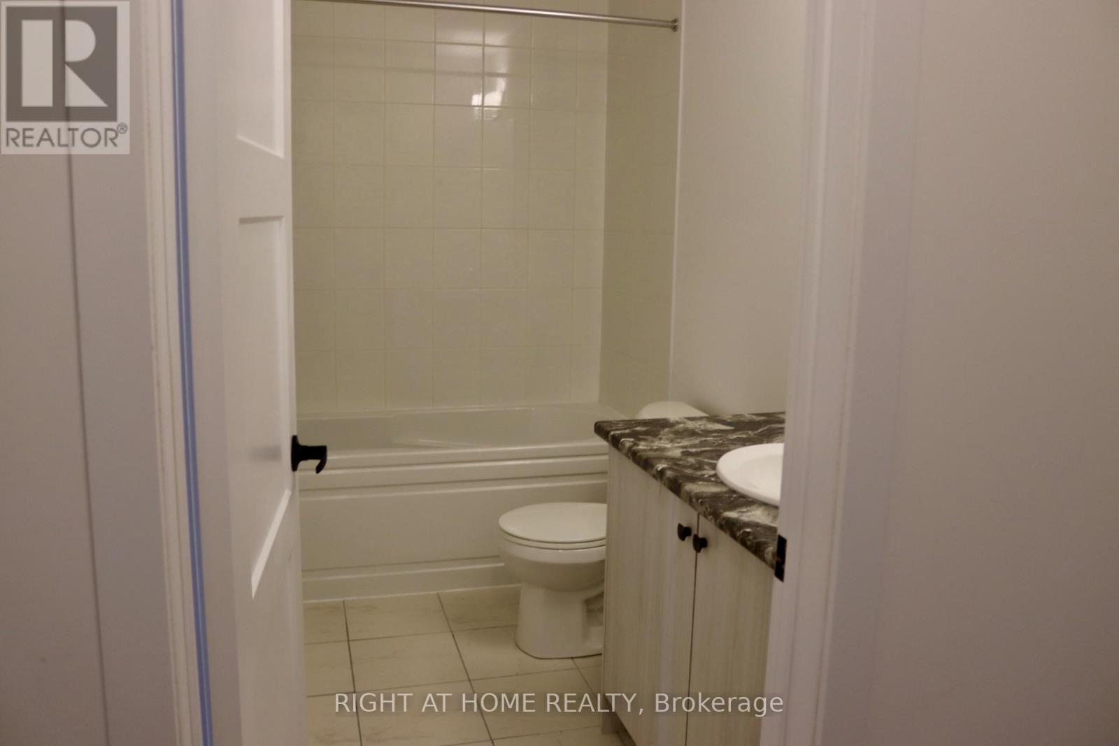 7 Wagon Lane, Barrie, Ontario  L9J 0V4 - Photo 12 - S13742920