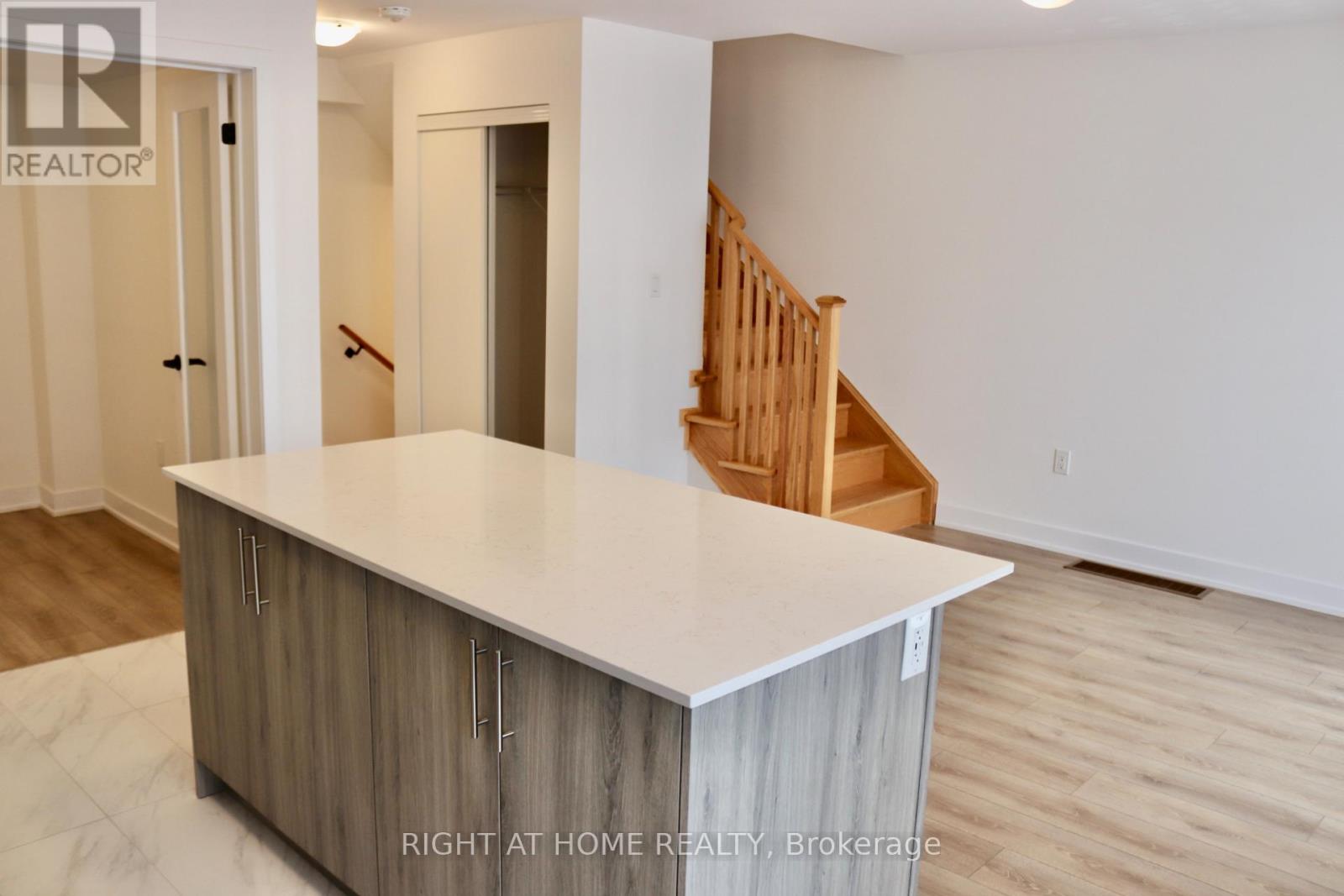 7 Wagon Lane, Barrie, Ontario  L9J 0V4 - Photo 20 - S13742920