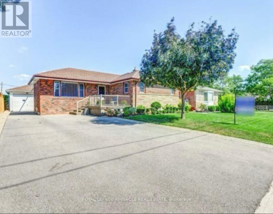 Bsmt - 205 Southview Crescent W, Oakville, Ontario  L6K 2P2 - Photo 4 - W13742842