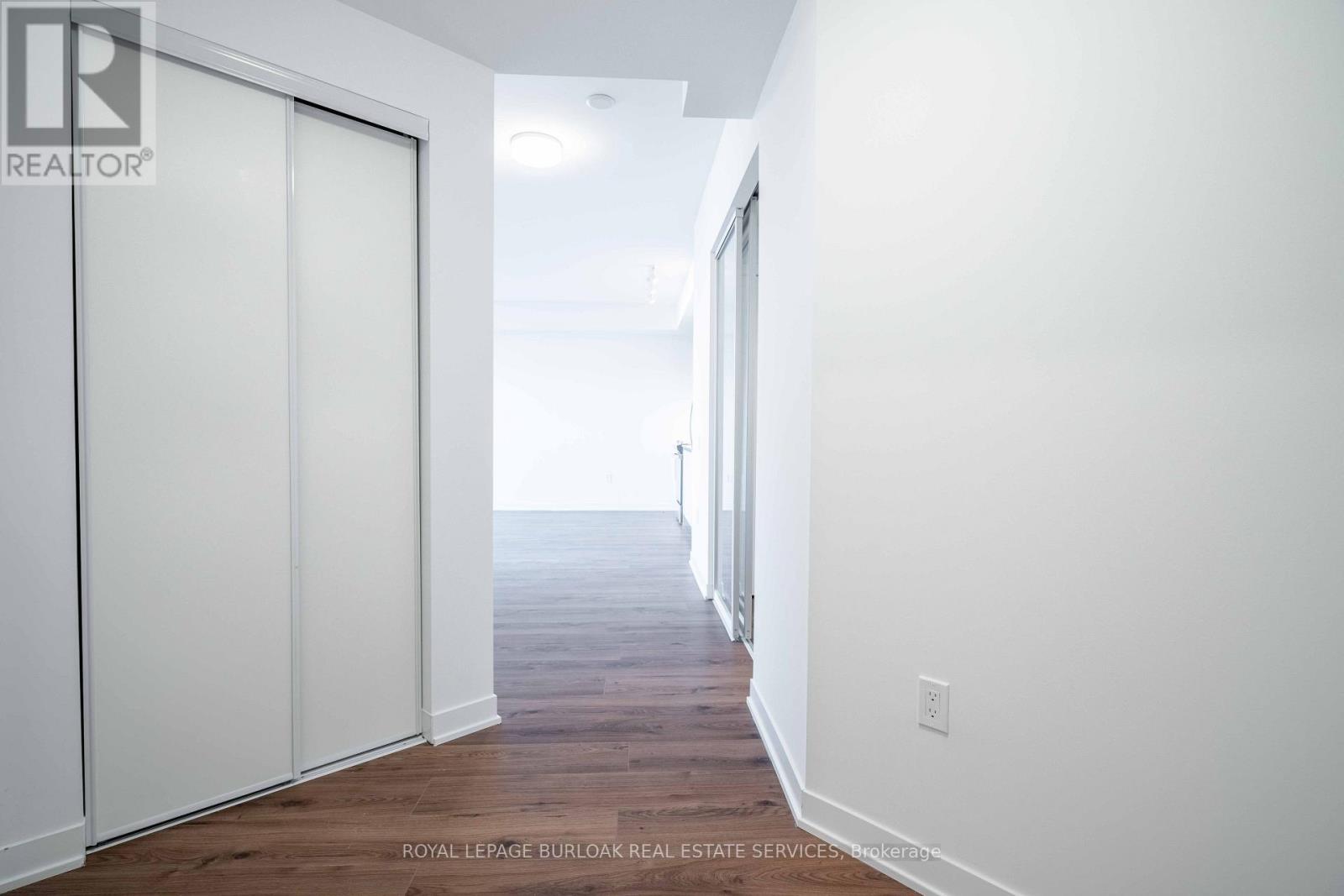 437 - 395 Dundas Street, Oakville, Ontario  L6M 5R8 - Photo 3 - W13742850