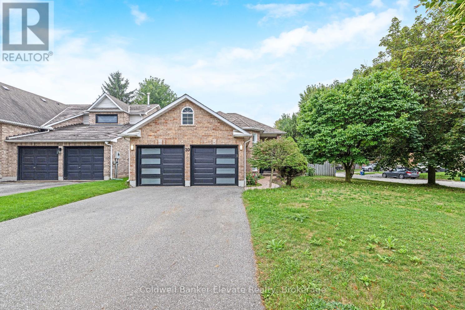 20 Ruddell Crescent, Halton Hills, Ontario  L7G 5N4 - Photo 2 - W13742854