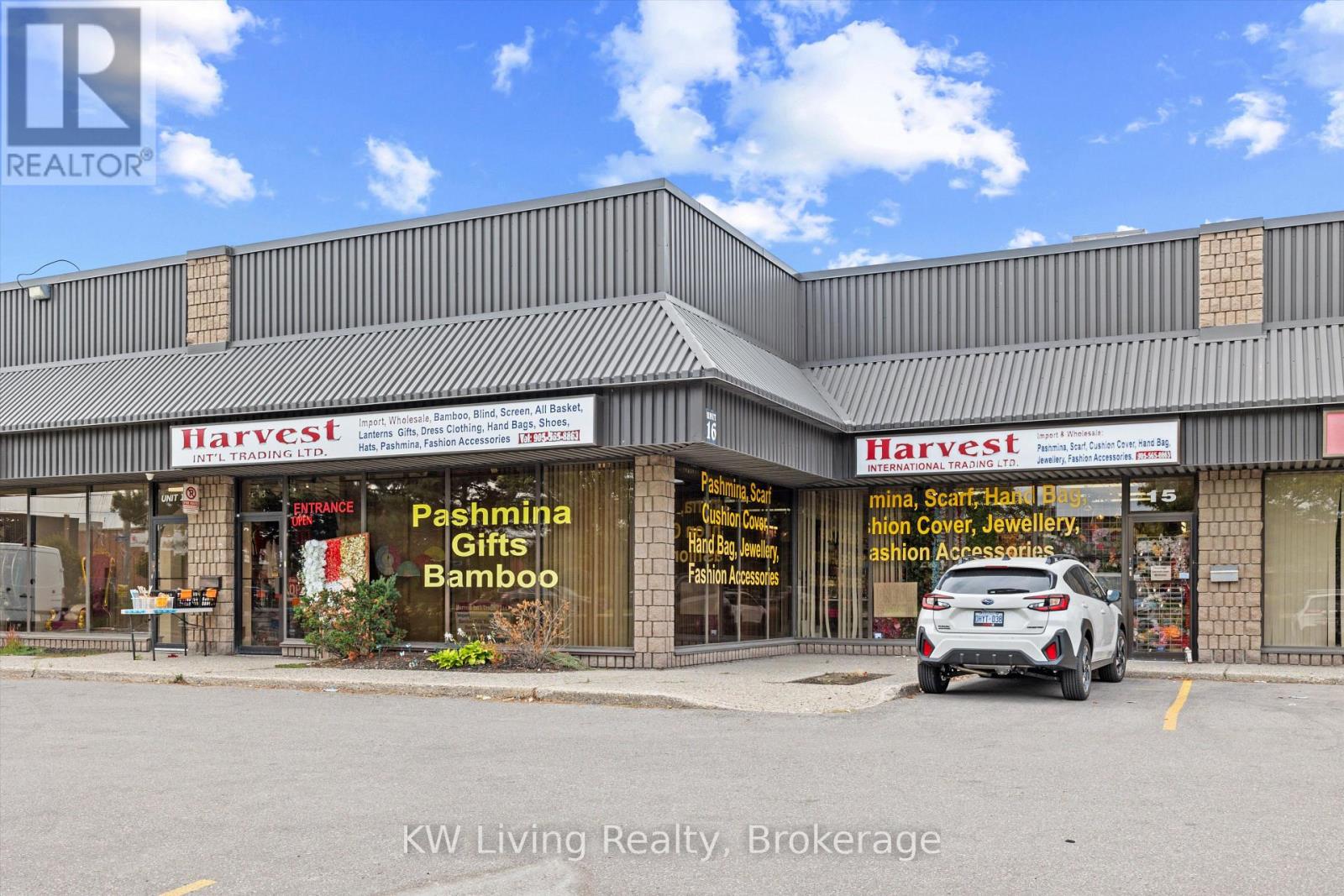 15 & 16 - 975 PACIFIC GATE, Mississauga, Ontario