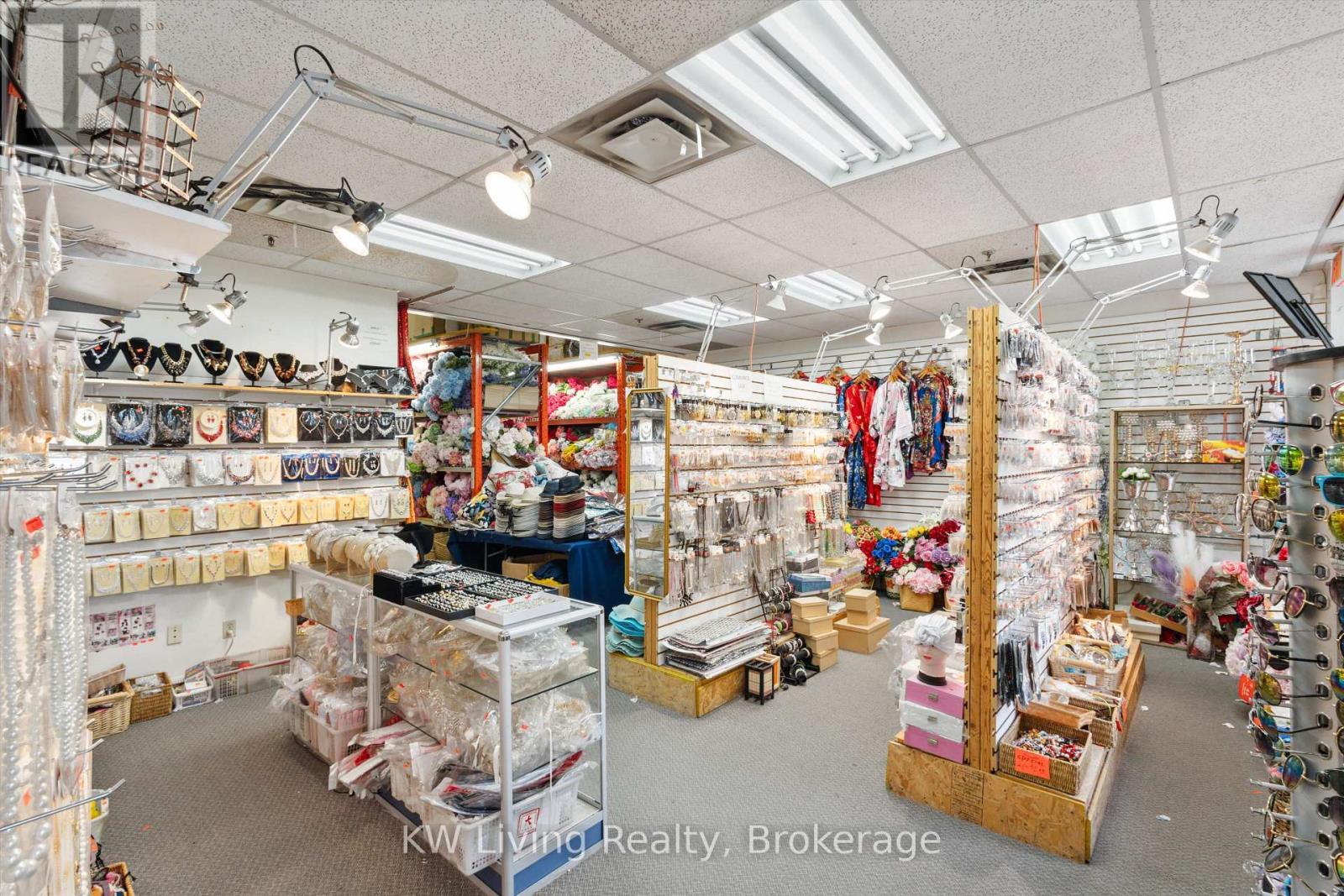 15 & 16 - 975 Pacific Gate, Mississauga, Ontario  L5T 1Y1 - Photo 11 - W13742938