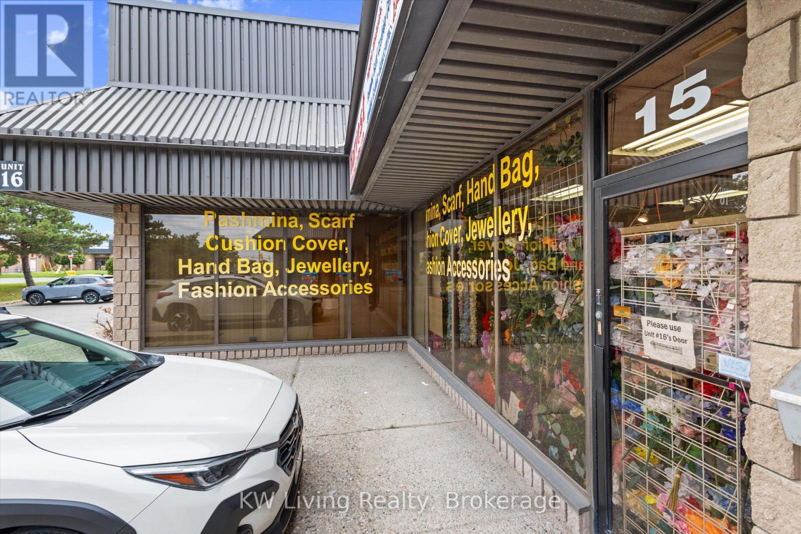 15 & 16 - 975 Pacific Gate, Mississauga, Ontario  L5T 1Y1 - Photo 6 - W13742938