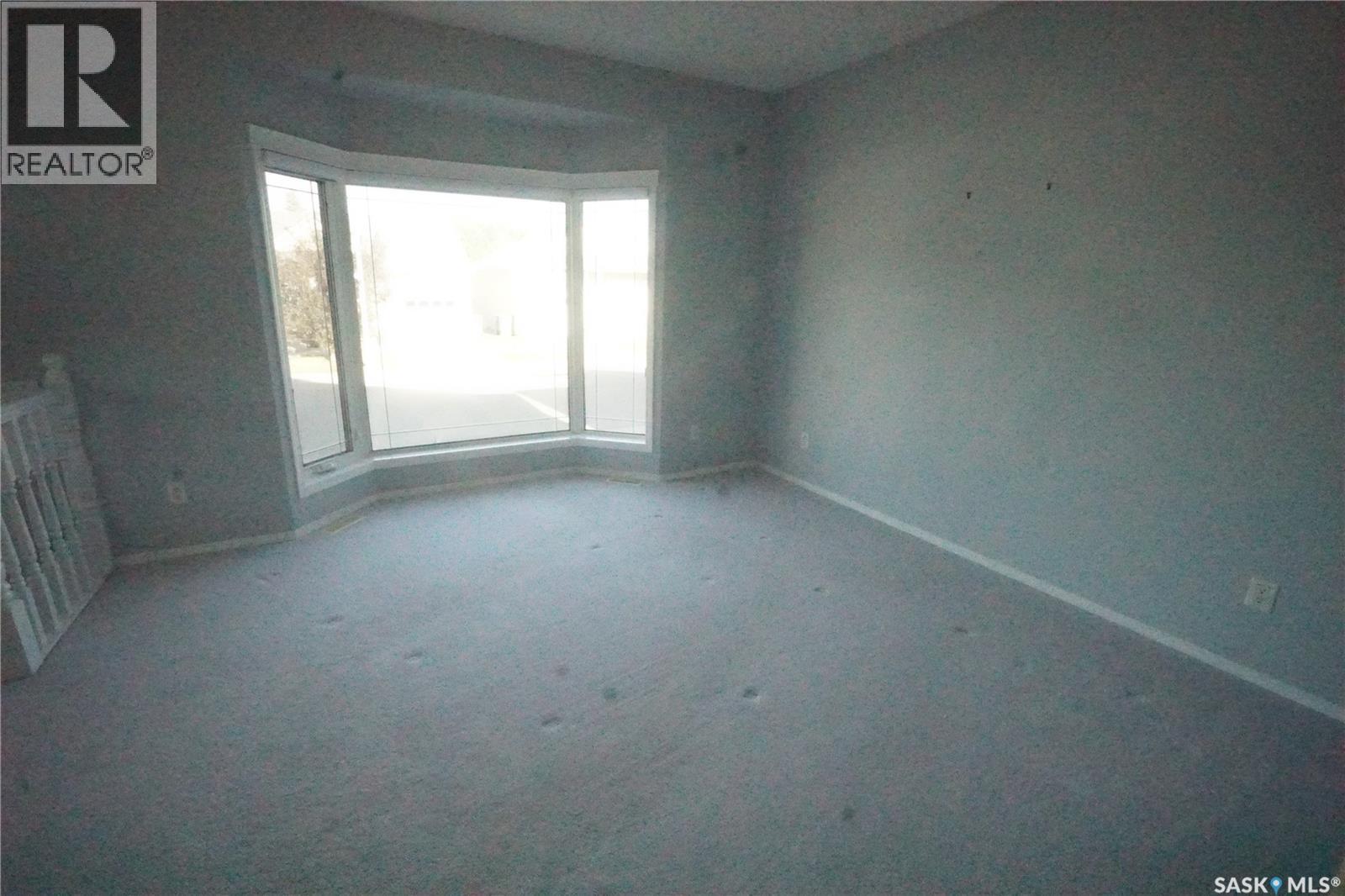 4606 Juniper Drive, Regina, Saskatchewan  S4X 4R6 - Photo 2 - SK047412