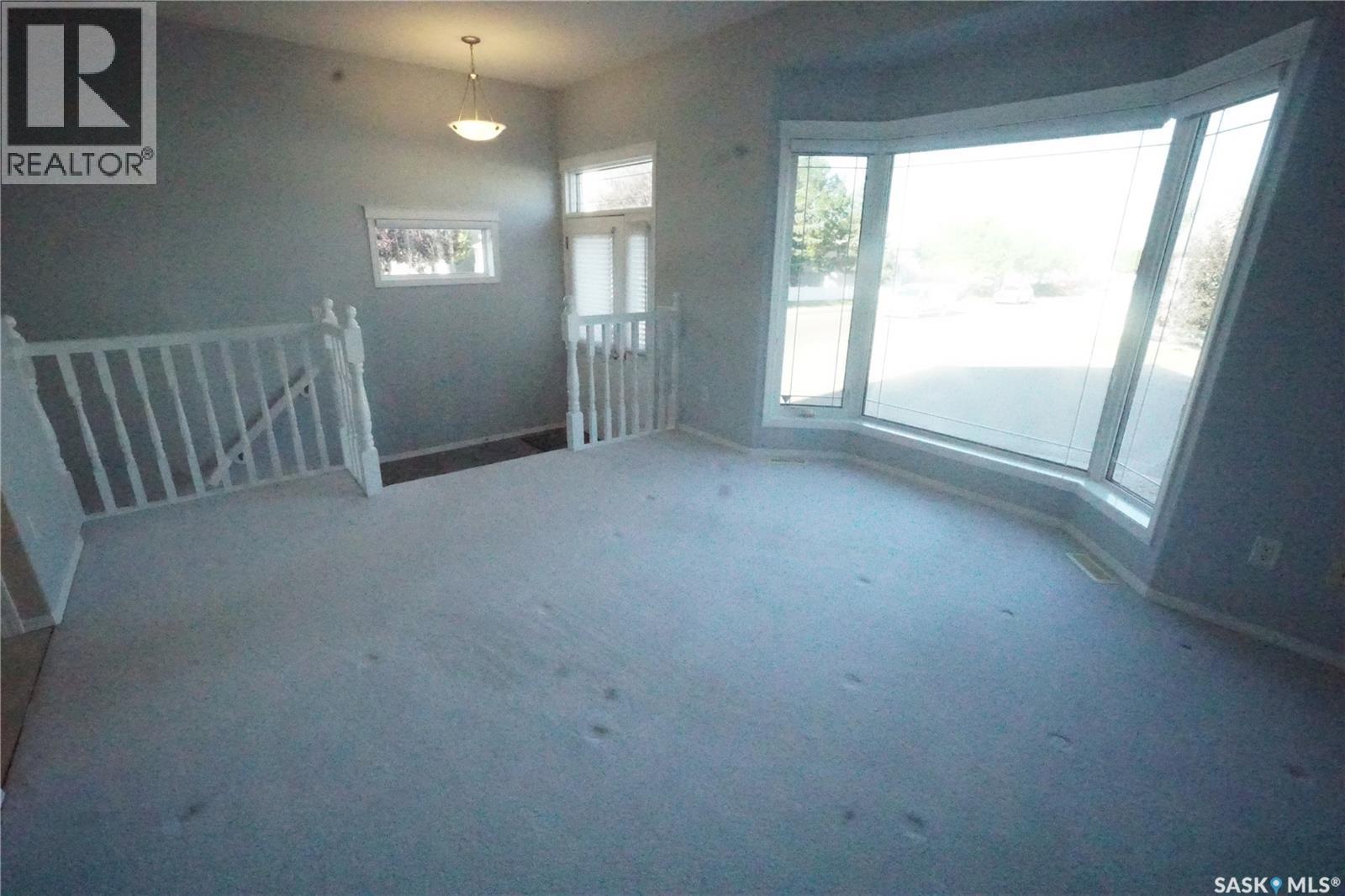 4606 Juniper Drive, Regina, Saskatchewan  S4X 4R6 - Photo 4 - SK047412