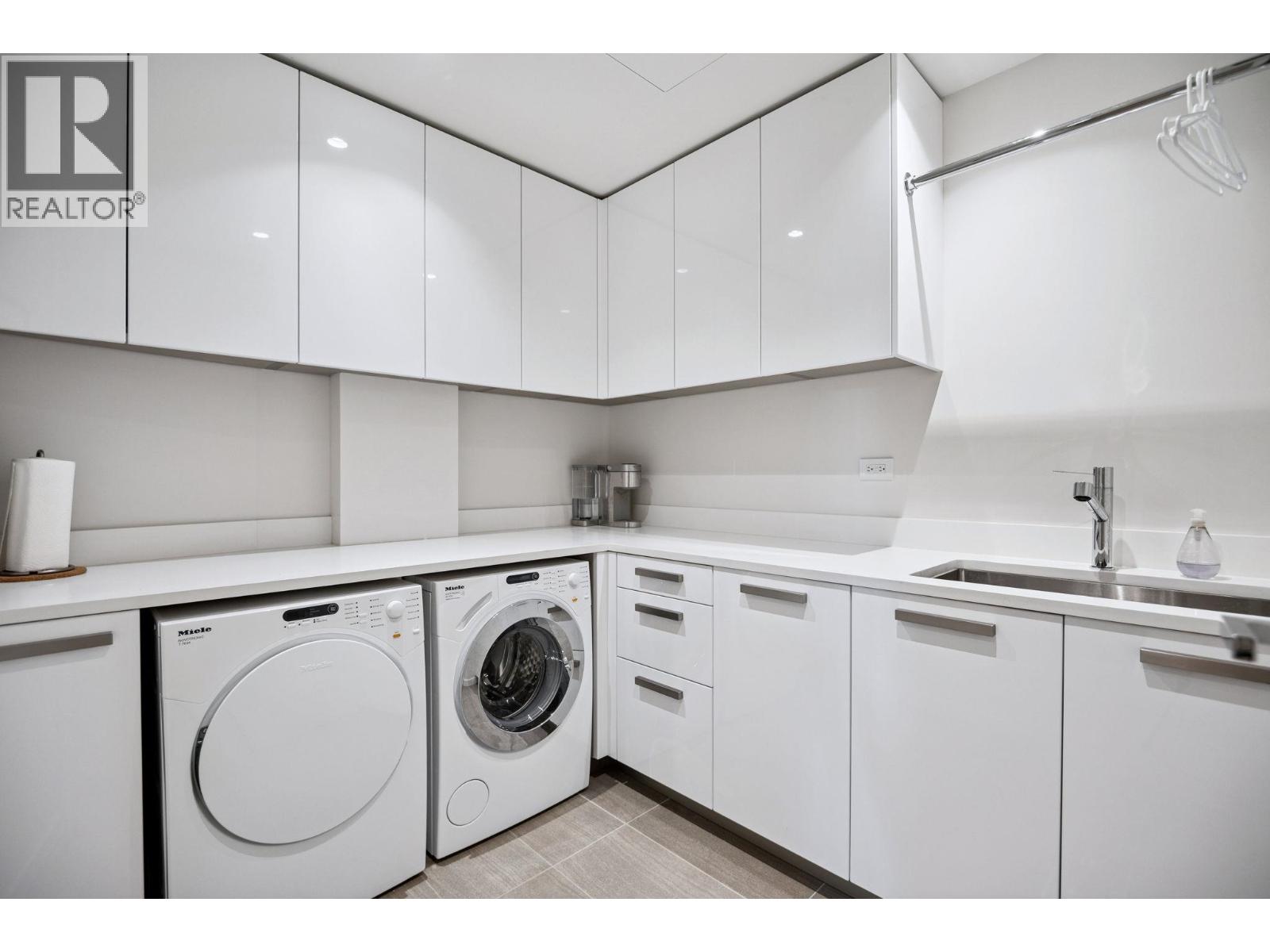 209 1355 Bellevue Avenue, West Vancouver, British Columbia  V7T 0B4 - Photo 30 - R3161329