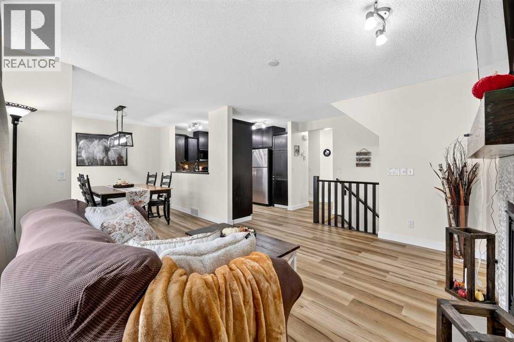 74 Heritage Landing, Cochrane, Alberta  T4C 0E3 - Photo 8 - A2342084