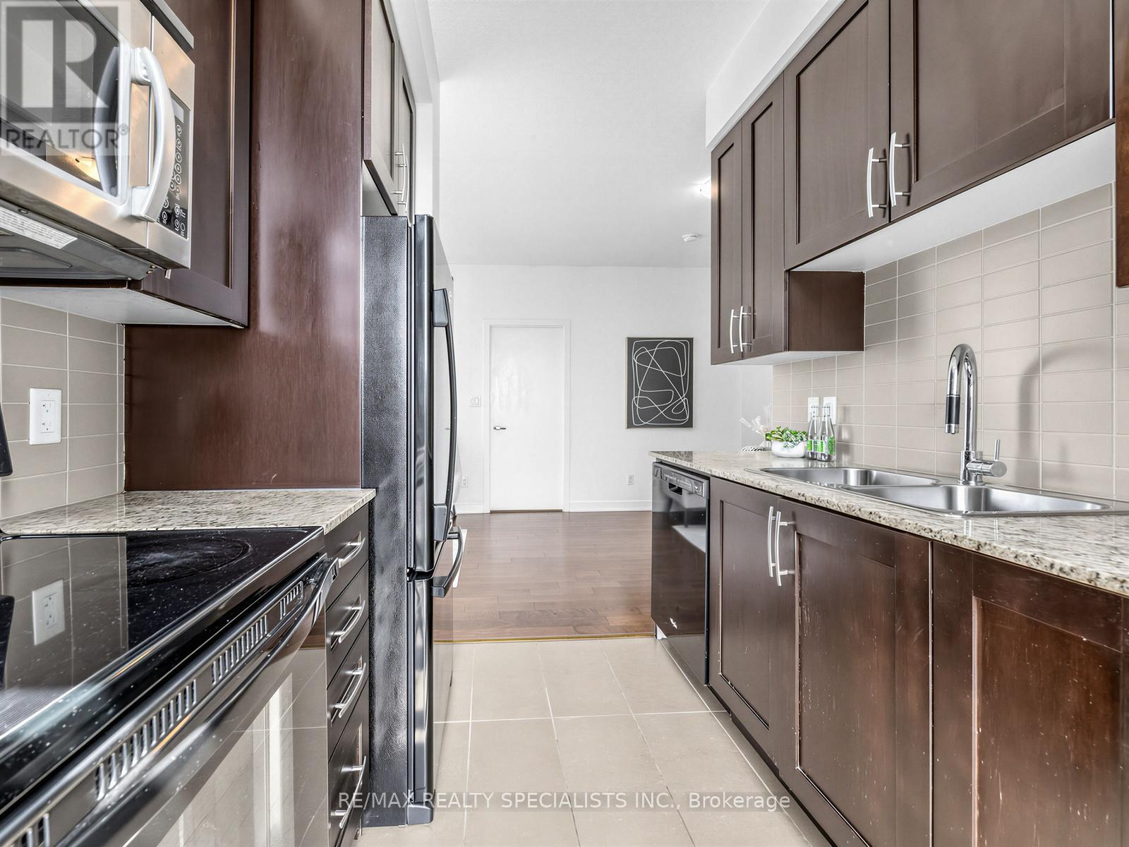 1507 - 4070 Confederation Parkway, Mississauga, Ontario L5B 0E9 - Photo 8 - W13045668
