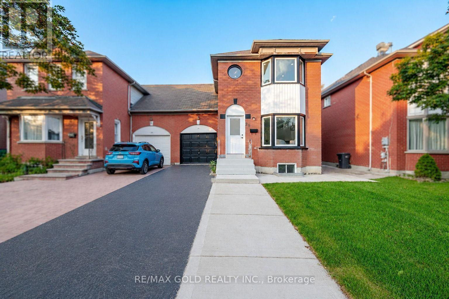 29 Fern Valley Crescent, Brampton, Ontario L6R 1K7 - Photo 3 - W13738836