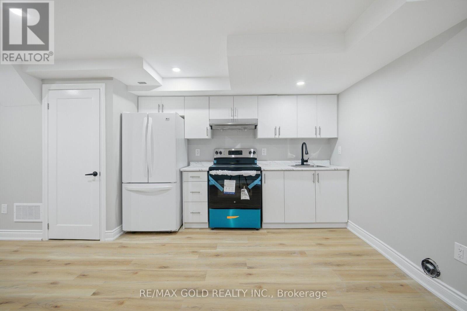 29 Fern Valley Crescent, Brampton, Ontario L6R 1K7 - Photo 35 - W13738836