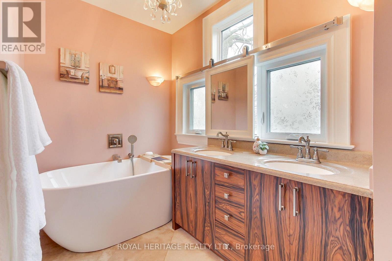 49 John Street E, Bradford West Gwillimbury, Ontario L3Z 1G3 - Photo 32 - N12952830