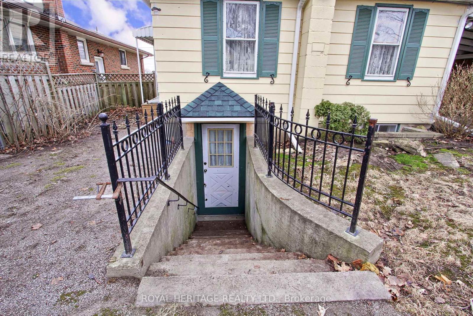 49 John Street E, Bradford West Gwillimbury, Ontario L3Z 1G3 - Photo 48 - N12952830