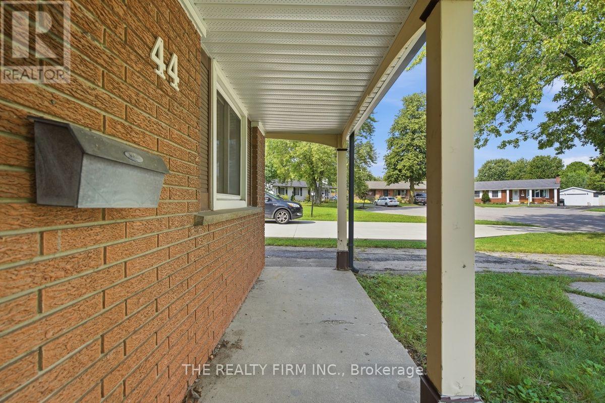 44 Ebury Place, London South, Ontario  N6C 4V4 - Photo 5 - X13743042