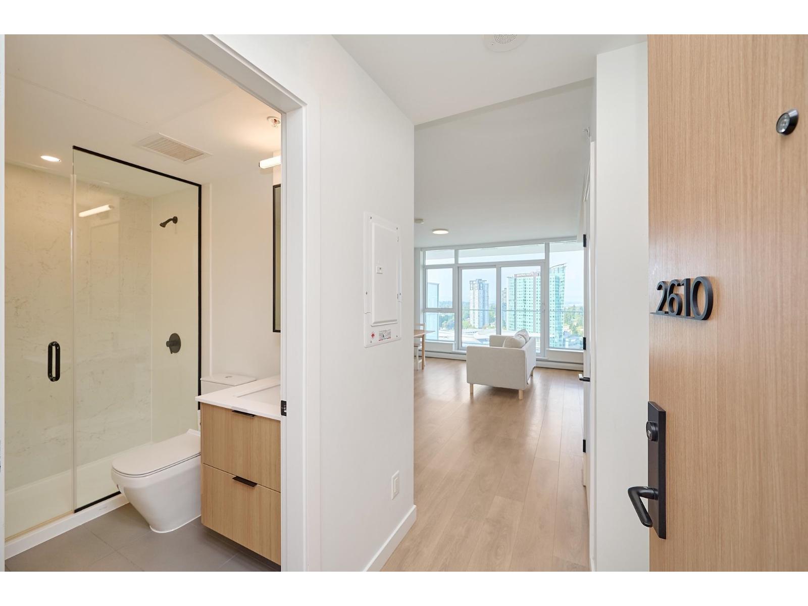 2610 13685 102 Avenue, Surrey, British Columbia  V3T 1N7 - Photo 2 - R3161000