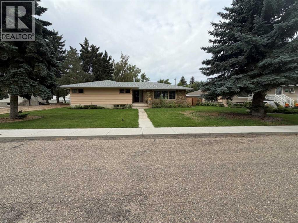513 Memorial Avenue, Vulcan, Alberta  T0L 2B0 - Photo 1 - A2321115