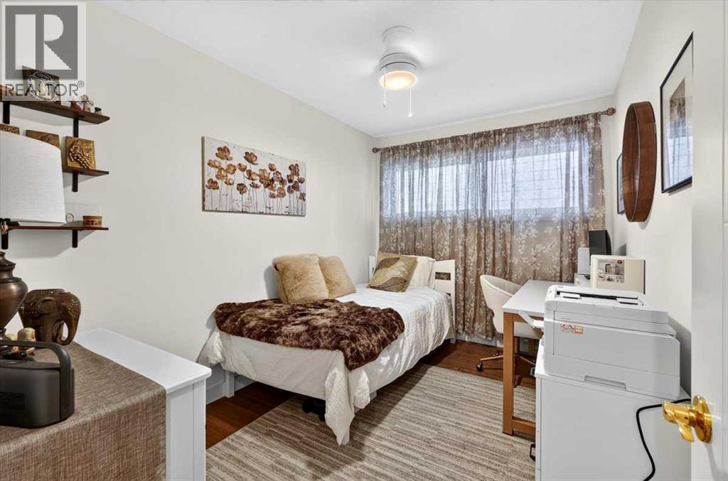 10403 Maplemont Road SW, Calgary, Alberta  T2J 1W3 - Photo 25 - A2341917