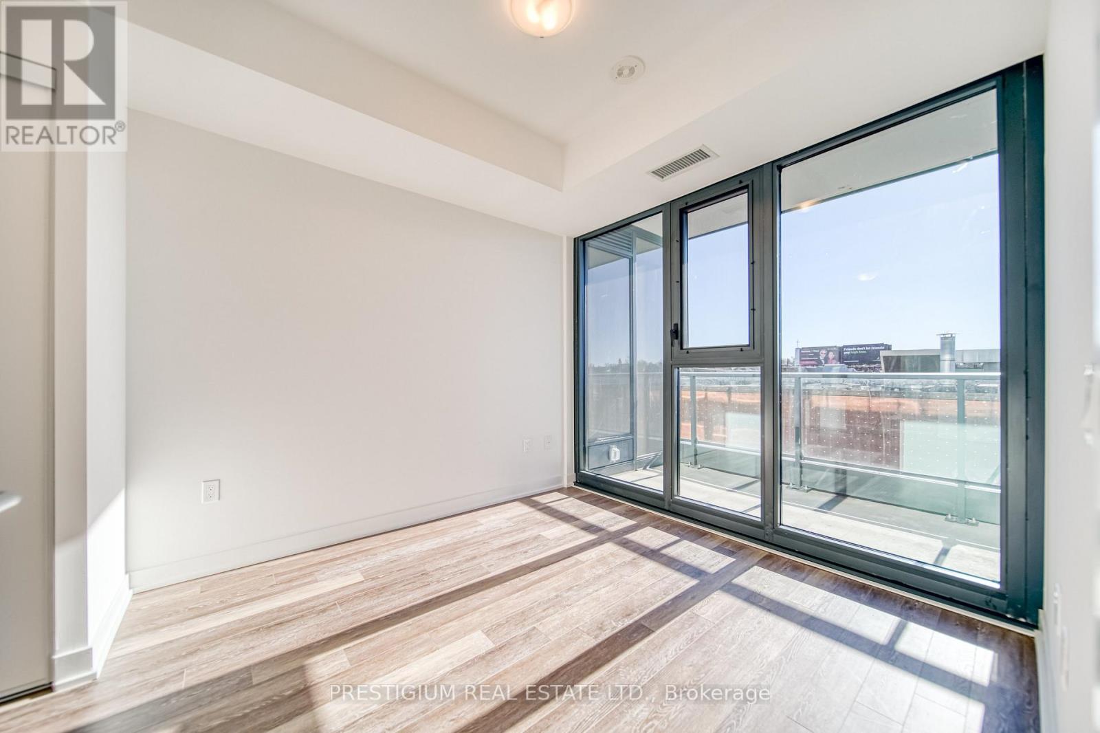 213 - 250 Lawrence Avenue W, Toronto, Ontario  M5M 1B2 - Photo 11 - C13742982