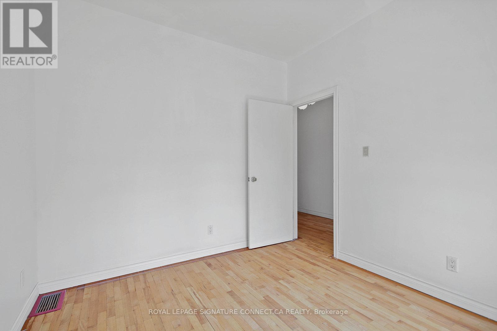 Main - 19 Mitchell Avenue, Toronto, Ontario  M6J 1C1 - Photo 15 - C13742992