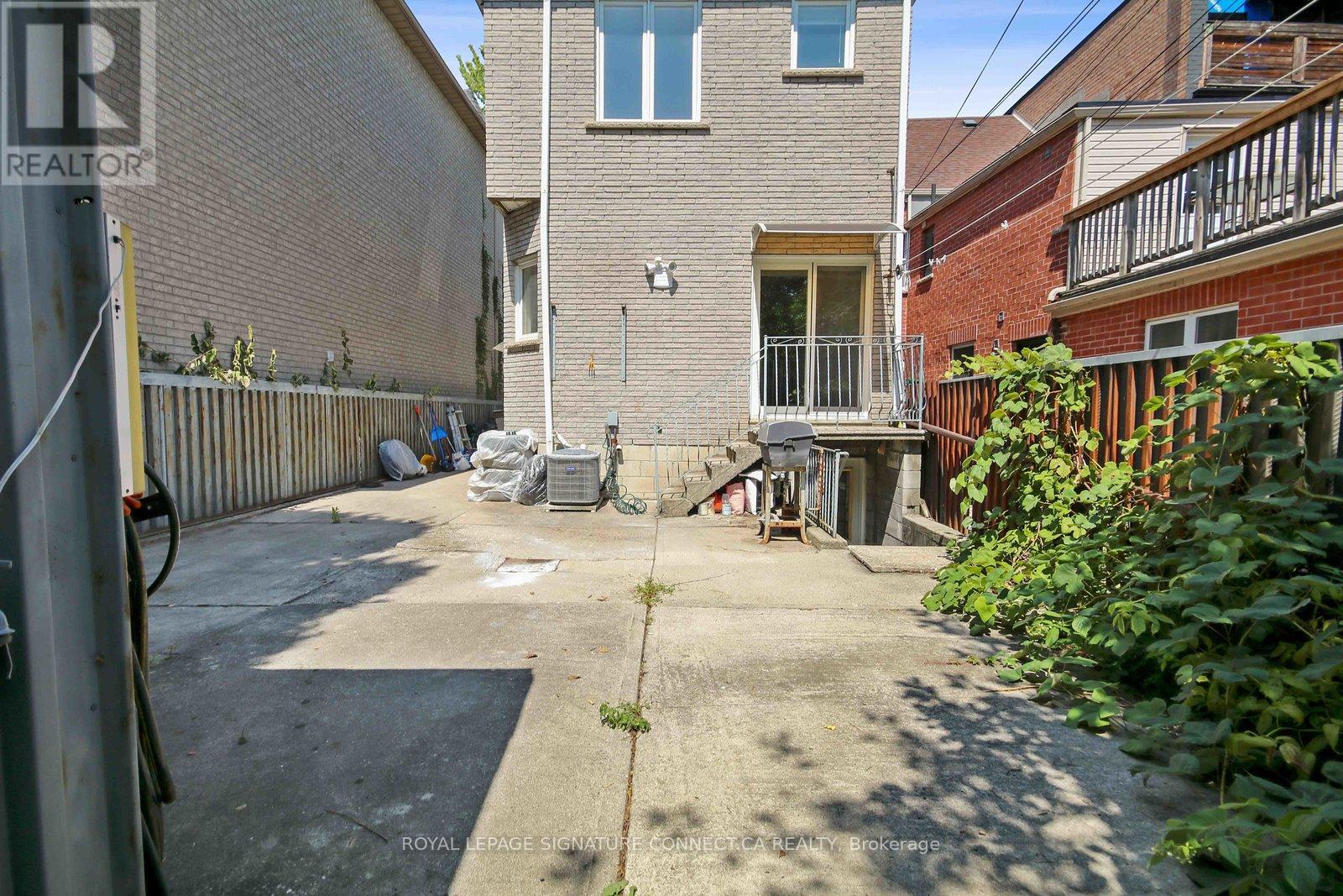 Main - 19 Mitchell Avenue, Toronto, Ontario  M6J 1C1 - Photo 22 - C13742992