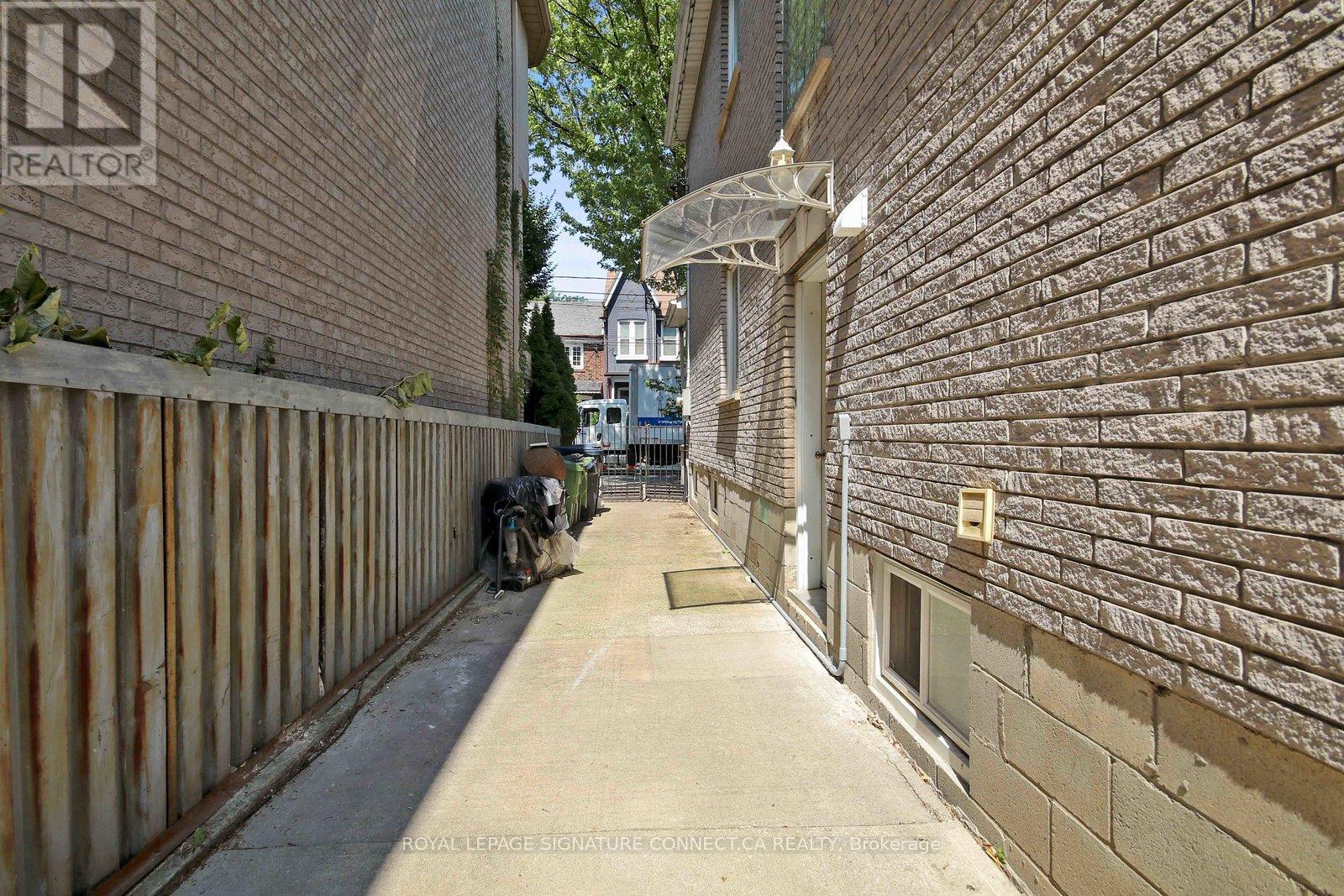Main - 19 Mitchell Avenue, Toronto, Ontario  M6J 1C1 - Photo 23 - C13742992