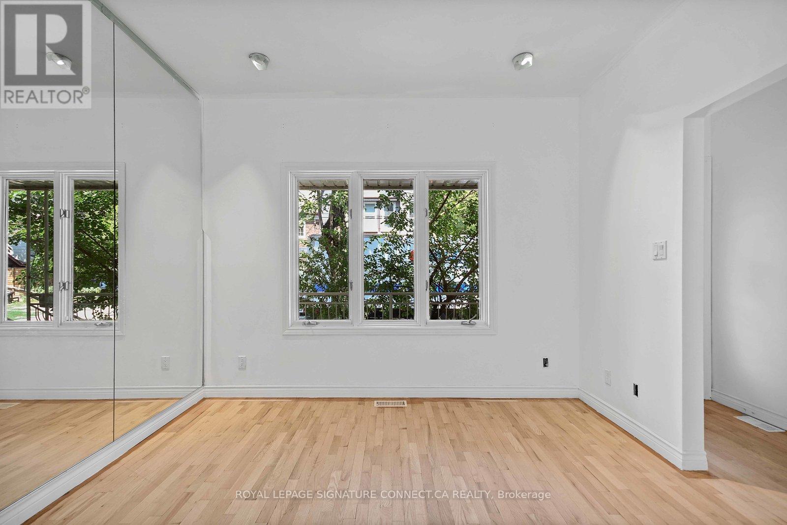 Main - 19 Mitchell Avenue, Toronto, Ontario  M6J 1C1 - Photo 4 - C13742992