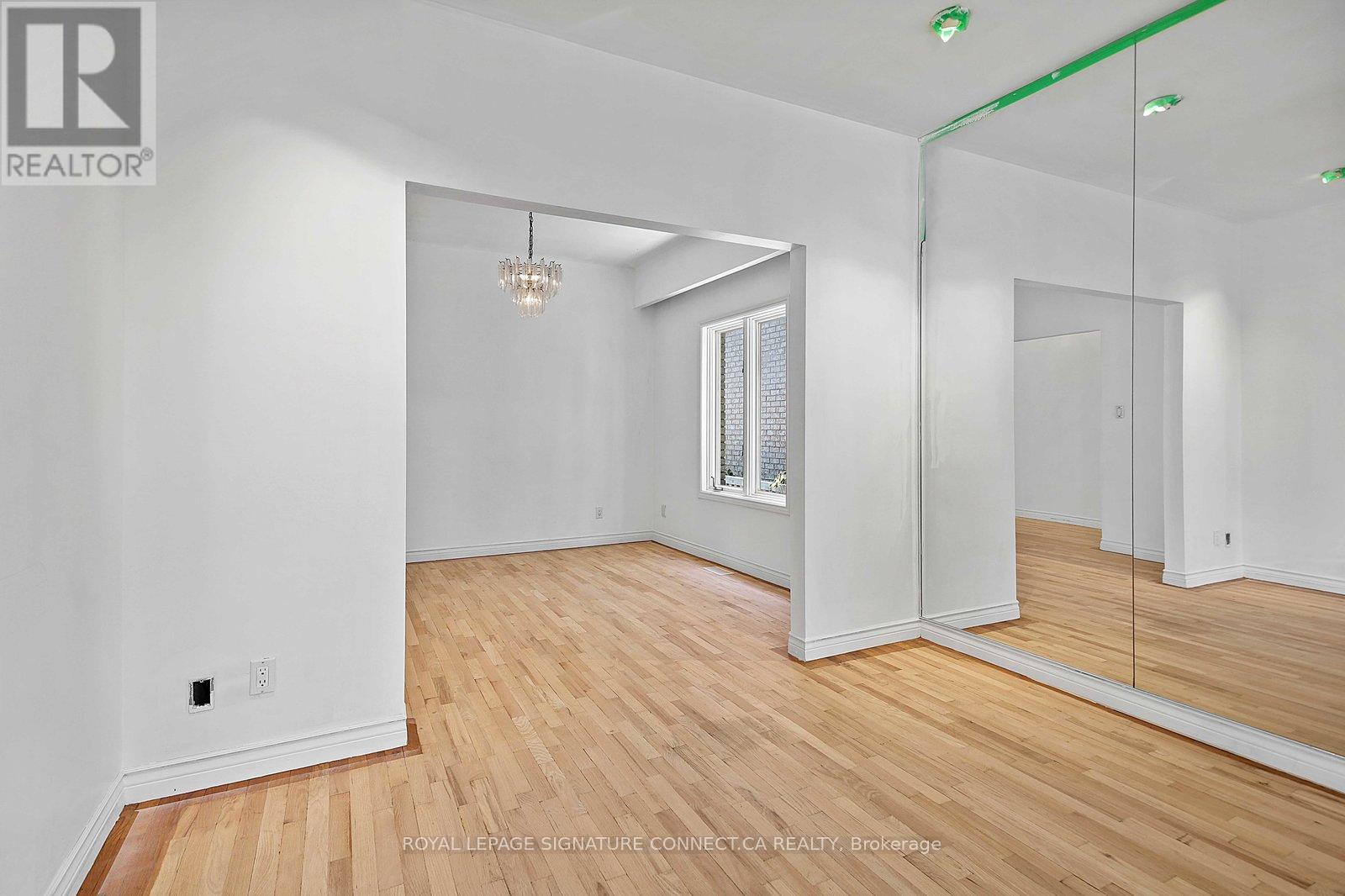Main - 19 Mitchell Avenue, Toronto, Ontario  M6J 1C1 - Photo 6 - C13742992