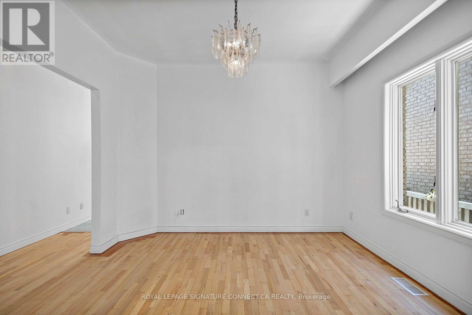 Main - 19 Mitchell Avenue, Toronto, Ontario  M6J 1C1 - Photo 7 - C13742992